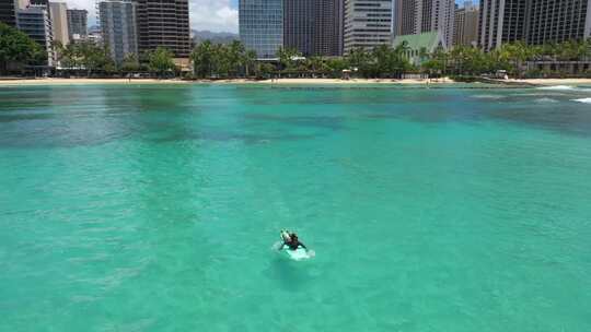 海上冲浪者海浪