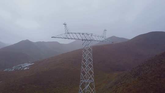 4K青藏高原特高压电力建设立塔施工08
