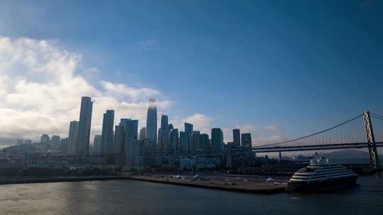 城市景观，建筑物，海，船