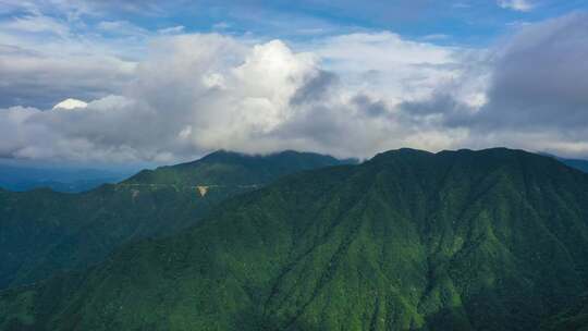 白云 蓝天 山 绿