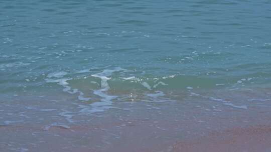 海浪海水冲刷拍打海滩礁石视频素材模板下载