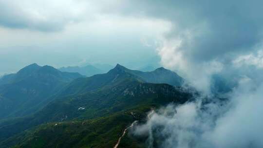 云雾山峰航拍山脉自然大山风景