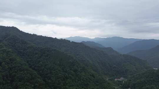 四川周边眺远山、山川巍峨