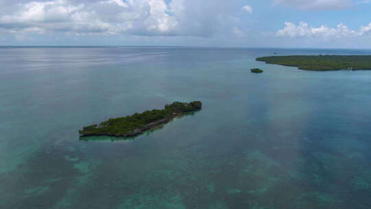 无人驾驶飞机环绕印度洋两个孤独岛屿拍摄