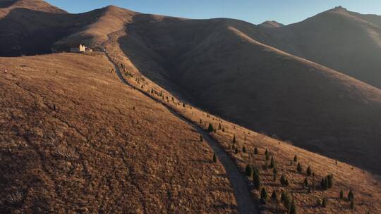 自然风光视频中国西部逆光高原湖泊高山阳光