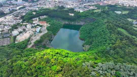 4K航拍深圳龙岗凤凰山国家矿山公园9