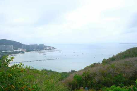 海南三亚城市风光游艇海湾海港