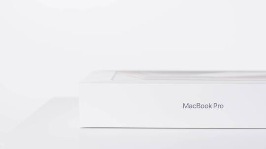 全新Macbook Pro 01的滑动镜头