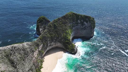 东南亚印尼巴厘岛佩尼达岛精灵坠崖自然风景