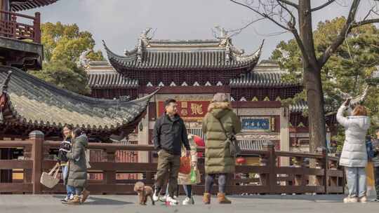 上海徐汇区龙华寺龙华塔人流延时摄影