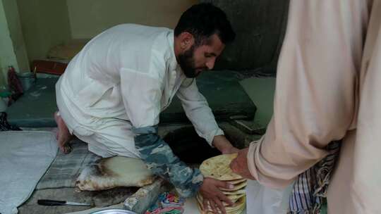 巴基斯坦烤馕地拍