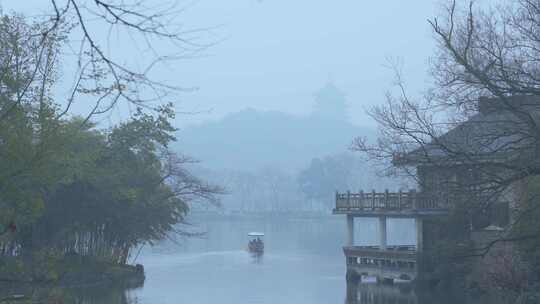 雾西湖雷峰塔风景