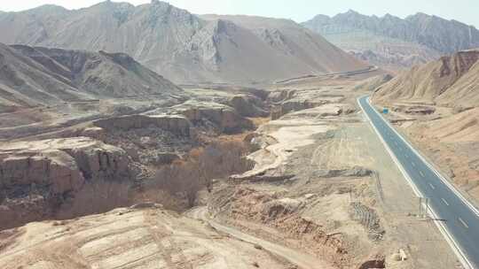 鄯善县吐峪沟大峡谷、火焰山