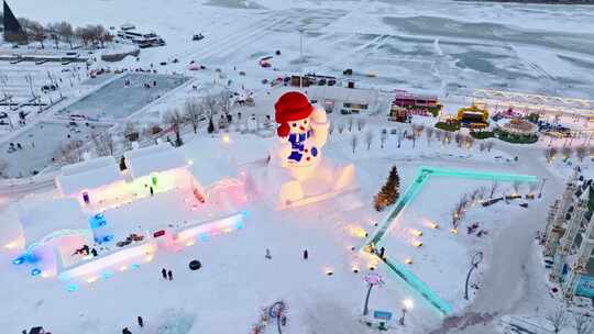 中国黑龙江哈尔滨外滩码头大雪人航拍