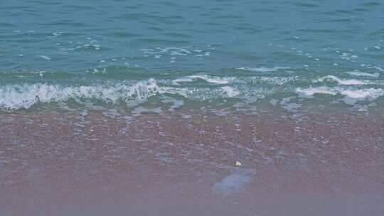 海浪海水冲刷拍打海滩礁石视频素材模板下载