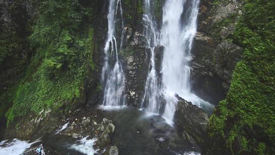 高山泉水溪水流水瀑布