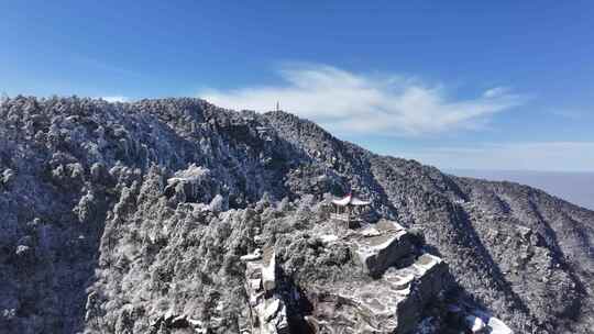 庐山风景名胜区观云亭冬季雪后初霁环绕航拍