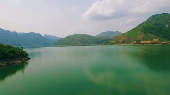 董箐水库 湖泊 水库 青山绿水 碧波湖面