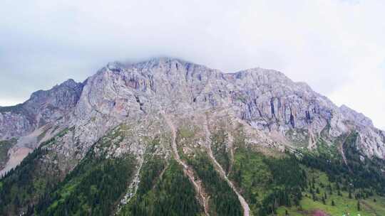 新疆伊犁昭苏伊昭公路白石峰风景航拍