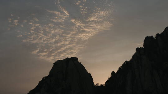 旅游景区  黄山 青狮石 走云 晚霞 心形云朵