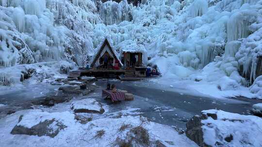 济南南部山区九如山，冰瀑成型冰天雪地