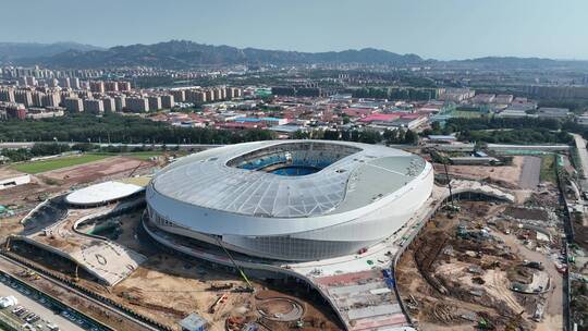 航拍建设中的亚洲杯足球场