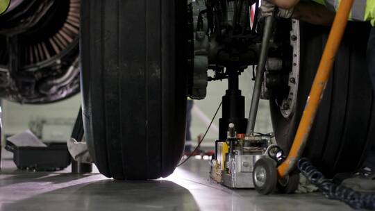飞机底盘轮子轮胎橡胶特写视频素材模板下载