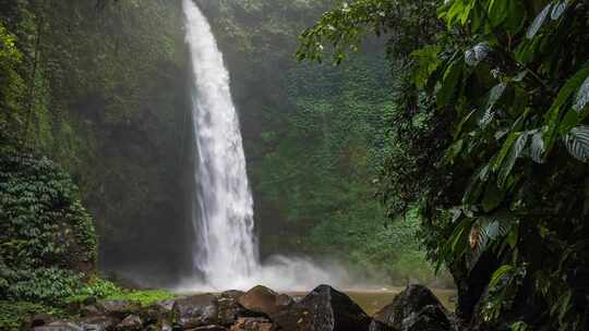 Nungnung，瀑布，巴厘岛，绿色