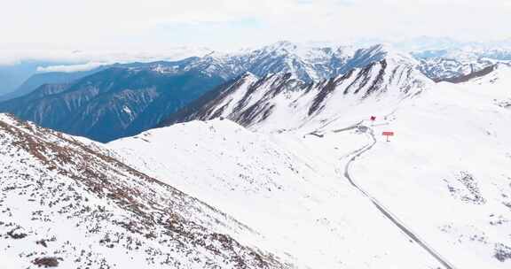 航拍夹金山自然风景冬日雪景