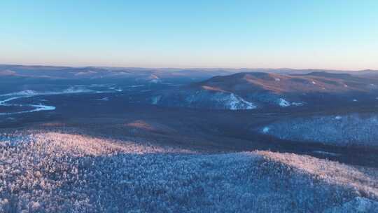 航拍大兴安岭黎明林海雪原