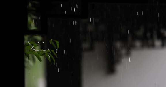 夏季雨中中式园林庭院屋檐雨滴