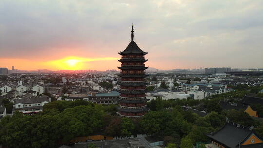 航拍夕阳下的北寺塔 苏州北寺塔