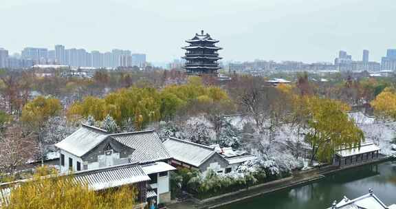 济南大明湖公园雪景航拍        荐