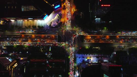 夜景十字路口马路车流