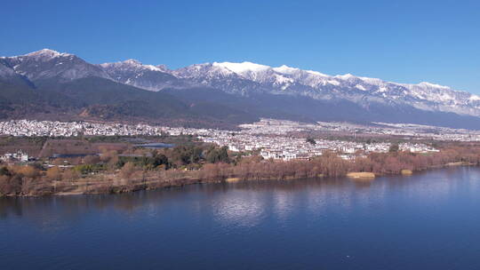 航拍云南大理洱海生态廊道苍山雪景雪山风光