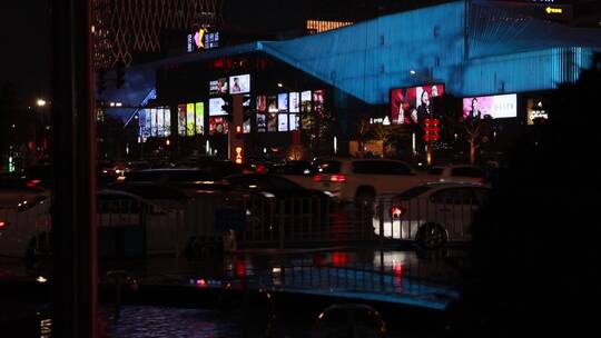 夜晚的城市街头