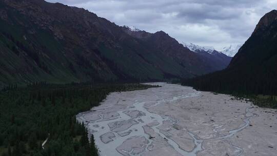 中国新疆伊犁夏特古道风景