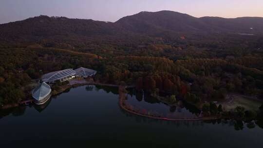 江苏南京灵山风景区前湖秋天秋色航拍