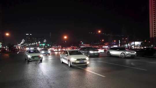 夜晚城市道路车流景象