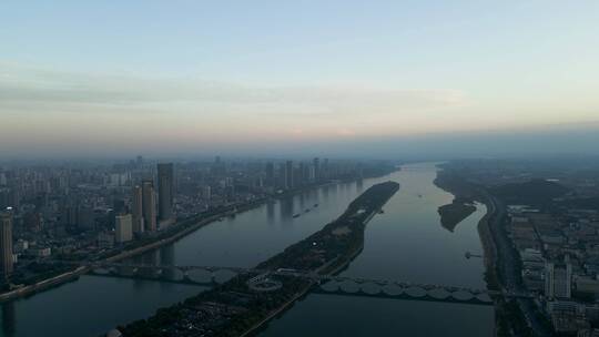 湘江两岸高楼大厦倒影航拍视频素材模板下载