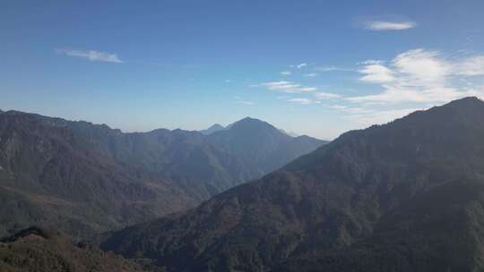 山川航拍山涧流水