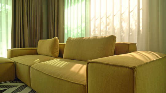 客厅里舒适的沙发家具视频素材模板下载