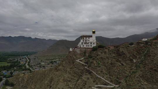 西藏山南市雍布拉康寺庙建筑风光航拍