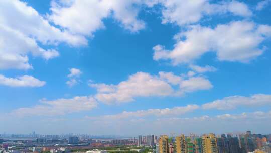 城市蓝天白云风景日转夜延时摄影