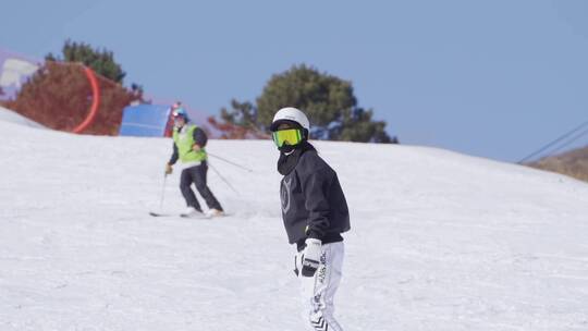 实拍滑雪