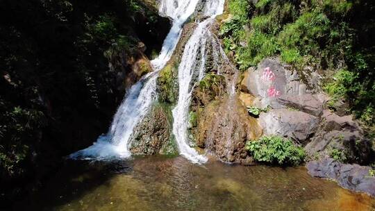 航拍瀑布溪水（河南重渡沟）