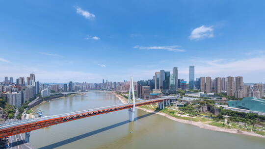 蓝天下的重庆千厮门嘉陵江大桥延时视频素材模板下载