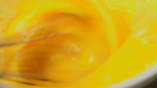 打蛋机打鸡蛋液特写【慢动作】