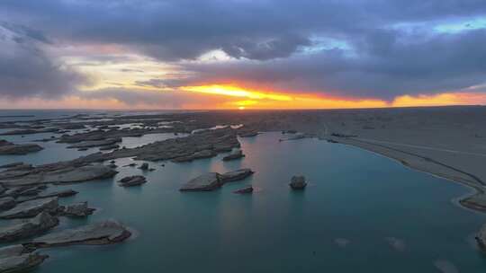 青海海西大柴旦水上雅丹航拍4k视频