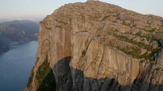 岩石地层，悬崖，挪威，无人机